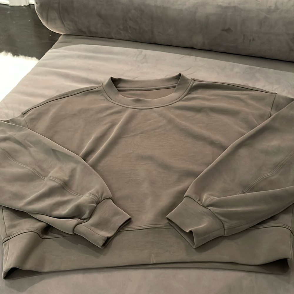 Like new size 6 soft stream lululemon oversized crop crew sweatshirt grey sage